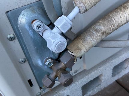 komono電気工事のエアコンの修理(R410ガス漏れ)の写真