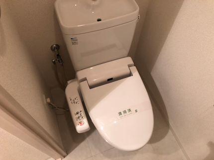 ティー・エス・アールの汚れの気になるトイレをしっかりクリーニング【フチの裏や洗浄ノズルもしっかり清掃】の写真