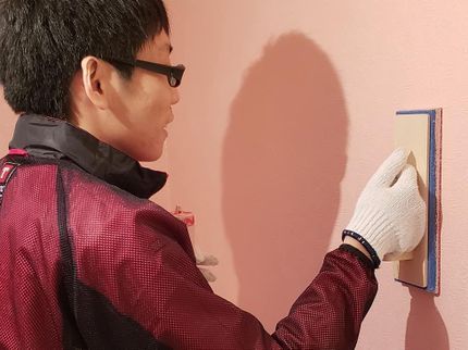 おそうじ革命 神戸灘北通店の壁紙を『塗る』という新しいサービス!☆消臭効果あり☆アクセントクロスも人気♪の写真
