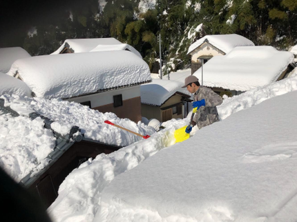 おそうじ本舗 鯖江神中店のお家の雪かき、温水高圧融雪の写真