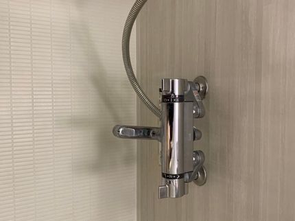 遠藤設備工業株式会社の水回りのコーキングの打ち替え作業の写真