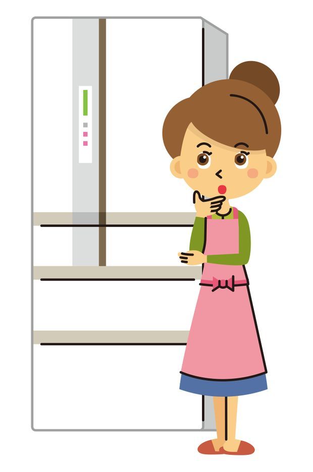 冷蔵庫か悩む女性