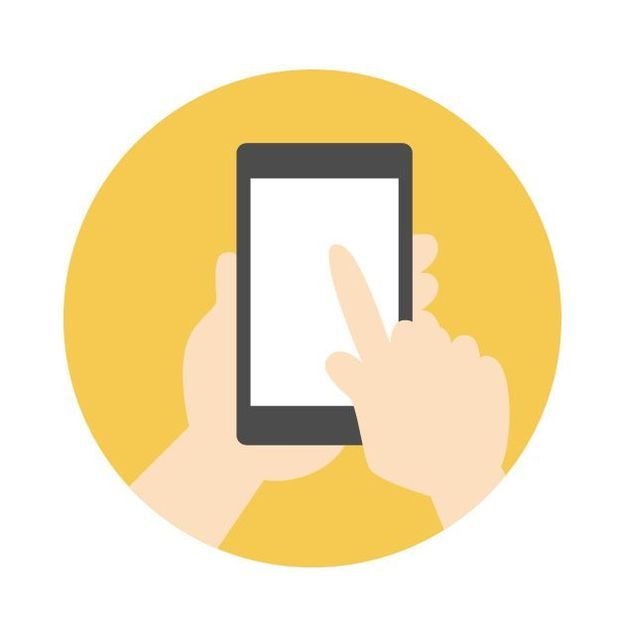 スマートフォンを触る指