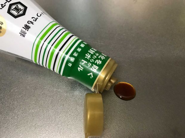 キッチンにこぼれた醤油