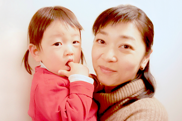 体験モニターの主婦Sさんとお子さん