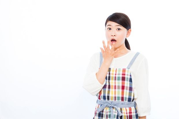 驚いている女性
