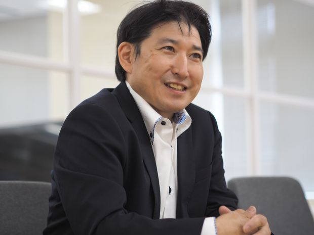 笑顔の男性