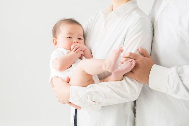 新生児と両親