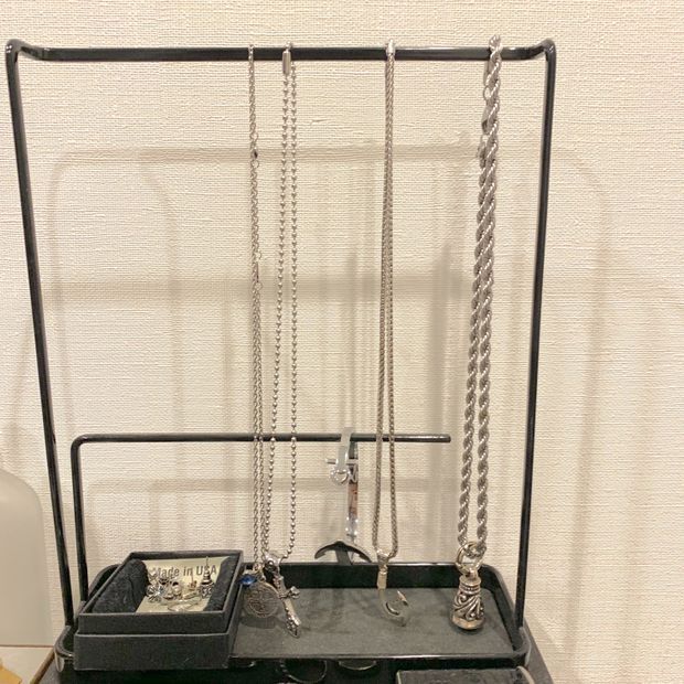 銀のネックスレス