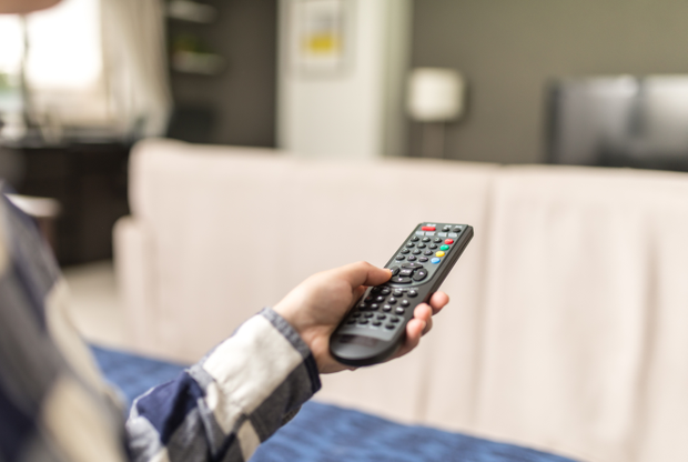 テレビリモコンでチャンネルを選ぶ
