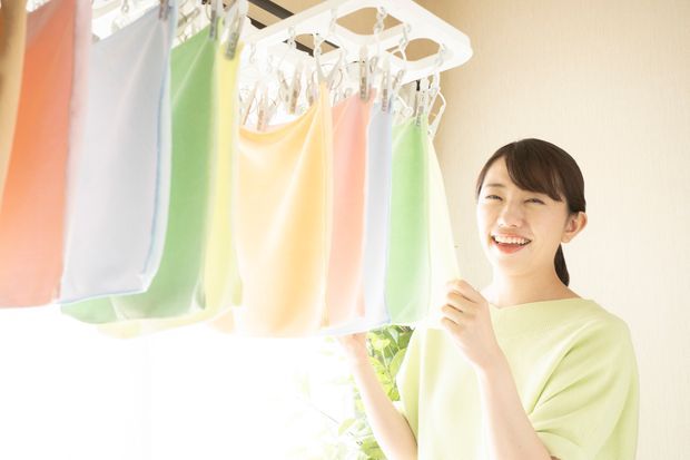 洗濯物を干す
