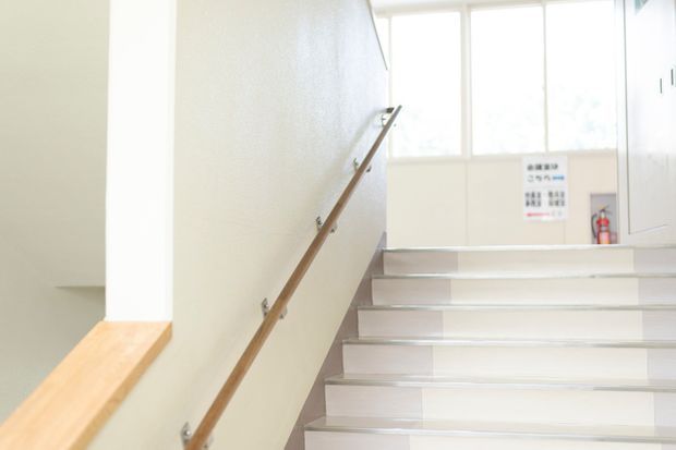 学校の階段