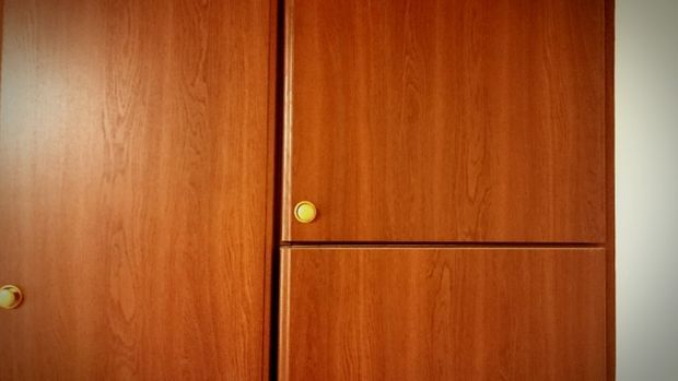 扉の閉まるタイプの収納