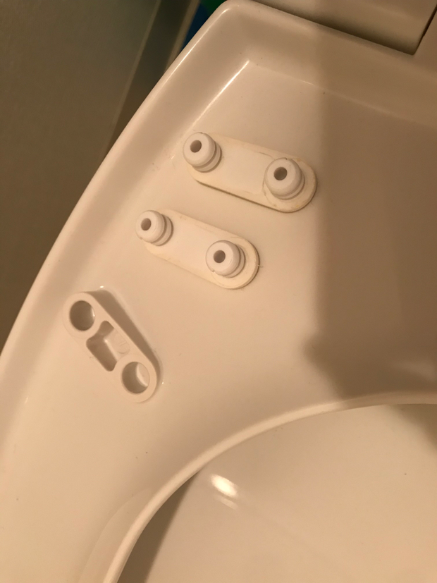 トイレの床を磨き上げる事業者