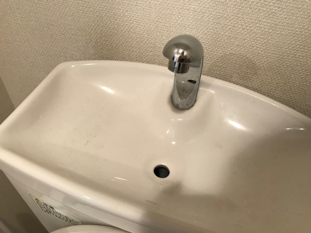 クリーニング前の手洗い吐水口