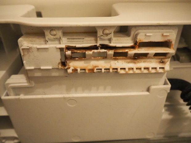 カビの生えた洗濯機