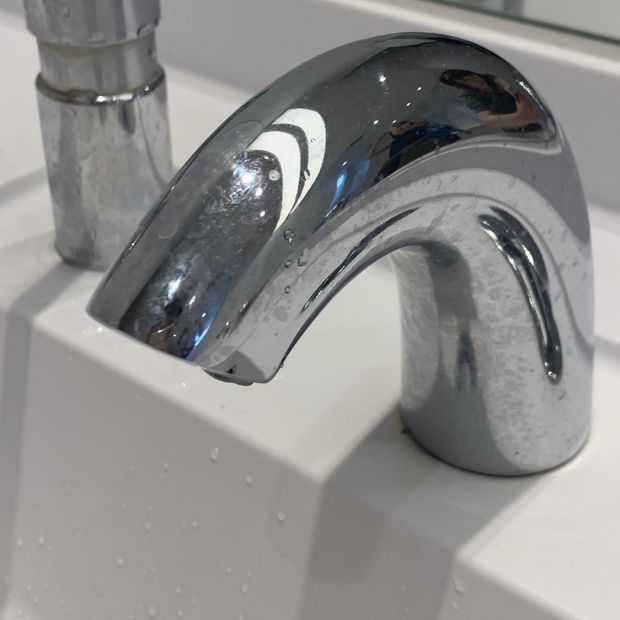 水垢だらけの蛇口