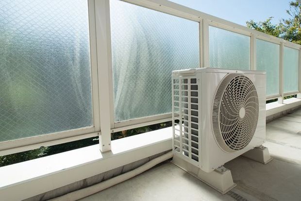 ベランダにある室外機