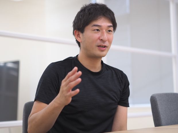 男性 右向き