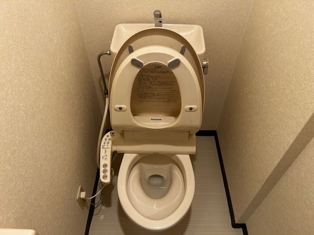 【トイレクリーニング】汚い、触りたくないはプロにお任せ!!