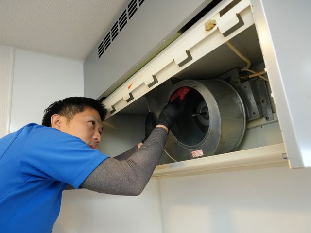 強力な洗剤で長年の汚れもばっちりリセット!