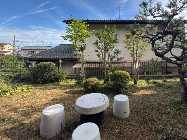 丁寧な草むしり☆手作業で綺麗に除草致します!ご気軽にご相談ください。