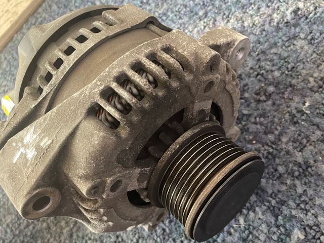 オルタネーターの出張取り付け交換(輸入車も可)