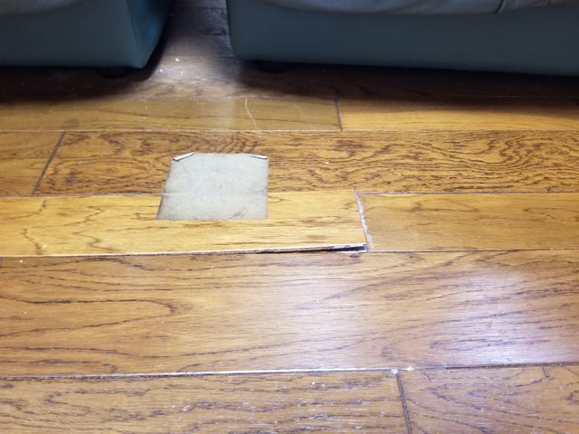 フローリングの補修、張り替え