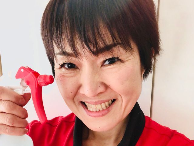 ワックス仕上げ!女性スタッフが一人で作業します。