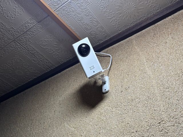 見守りカメラ取付設置致します。