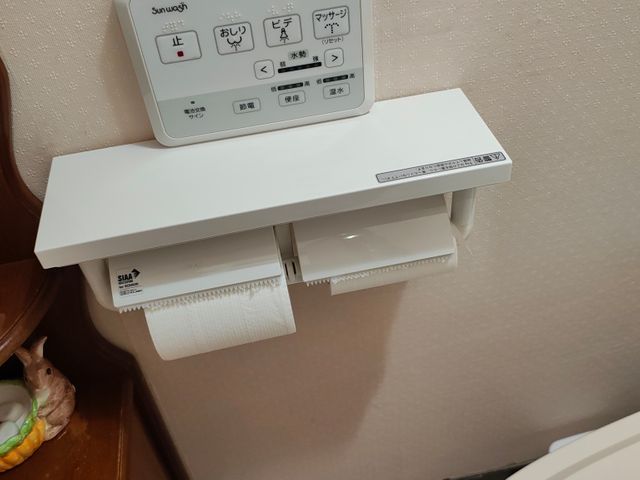 トイレットペーパーホルダー取り付け