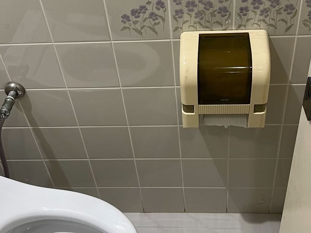 トイレットペーパーホルダー取付、交換お任せください!エリア外時間外対応可能◉