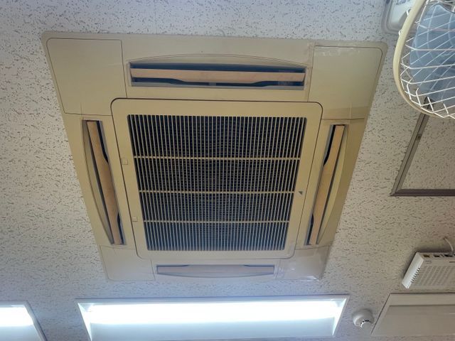 くらま安心保証!業務用エアコン丸ごと徹底クリーニング・全方向(1/2/4方向)