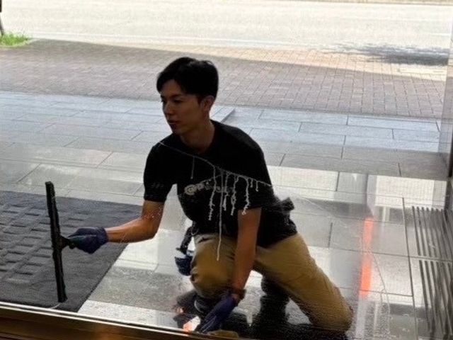 《高所窓清掃はおまかせ!》◎豊富な経験と知識で安心◆窓清掃大会全国入賞経験あり!