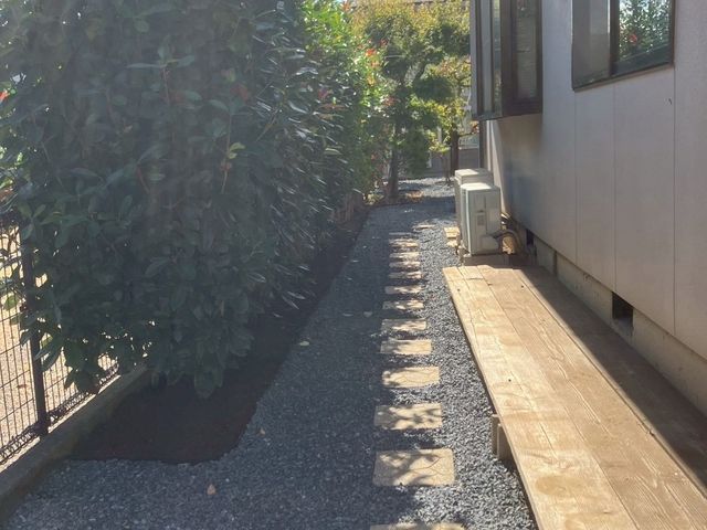 「匠の防草ジャリ施工」