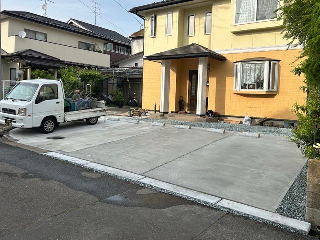 駐車場などの土間コンクリート施行します。駐車場拡張なども是非ご相談下さいませ。