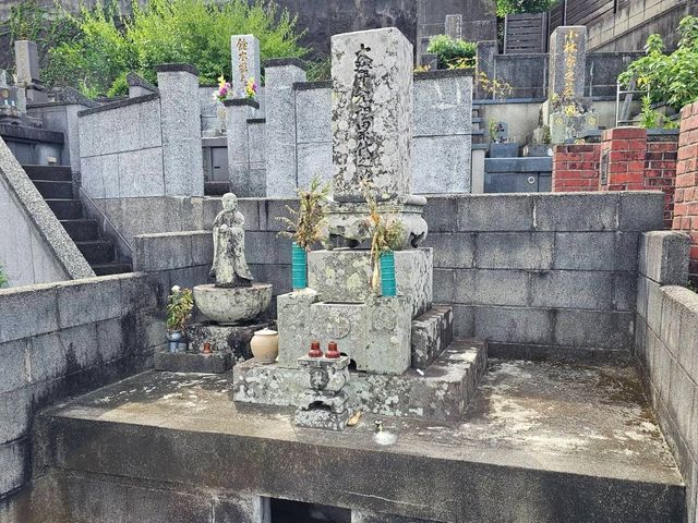 ありがとうの気持ちで、見送るお墓じまい。ご先祖さまに、静かな安らぎを。