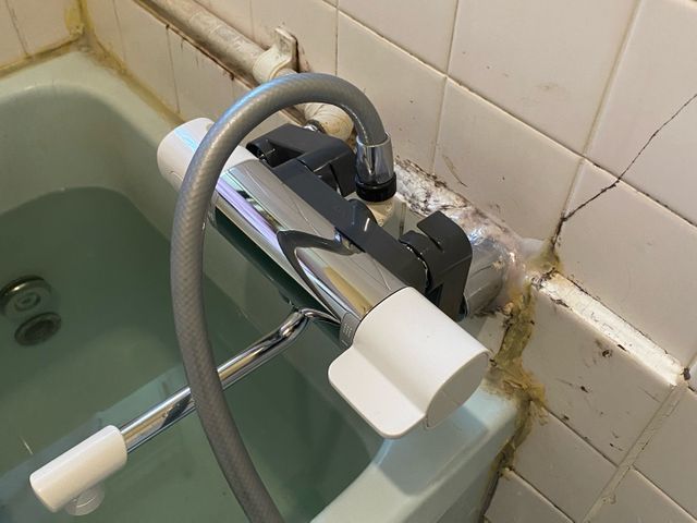 お困り事をスピード解決♪ 施工後の水漏れ検査はお客様と一緒に行います。
