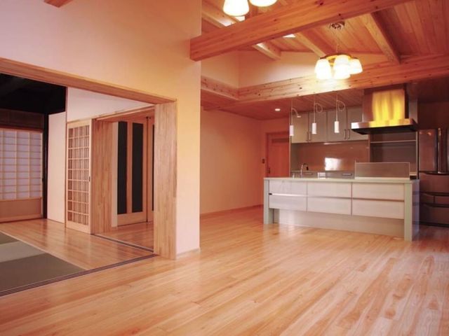 【業歴14年の経験と実績】年中無休!女性スタッフ同行可能!損害保険加入店