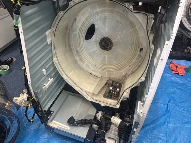 分解しないと見えない汚れを徹底洗浄!!ドラム式洗濯機