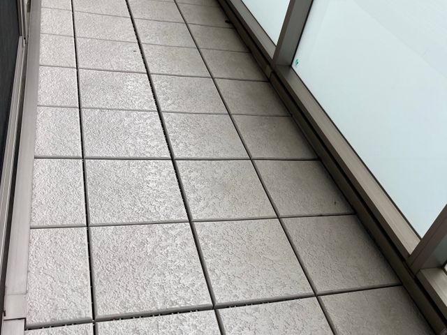 日常に気持ちよさと清潔を。笑顔で伺うプロの技術で、ベランダを爽快リセット!