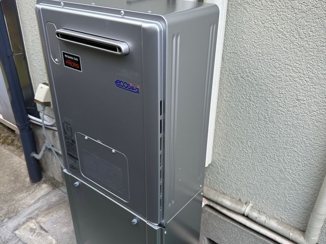 給湯器取付致します。事前にお写真頂けたら追加料金発生する場合もお伝え致します。