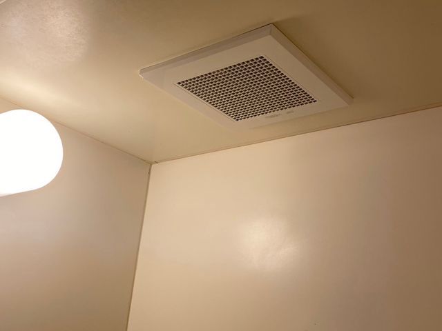 浴室や脱衣所、トイレなどの埋め込み換気扇などの交換工事がありましたら是非当社に!