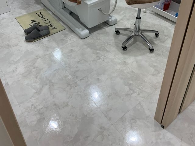 フロアクリーニング
