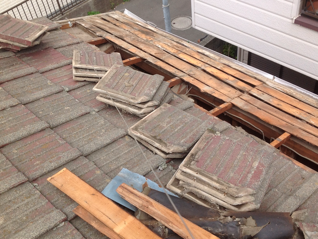 屋根葺き替え 既存屋根にカバー工法
