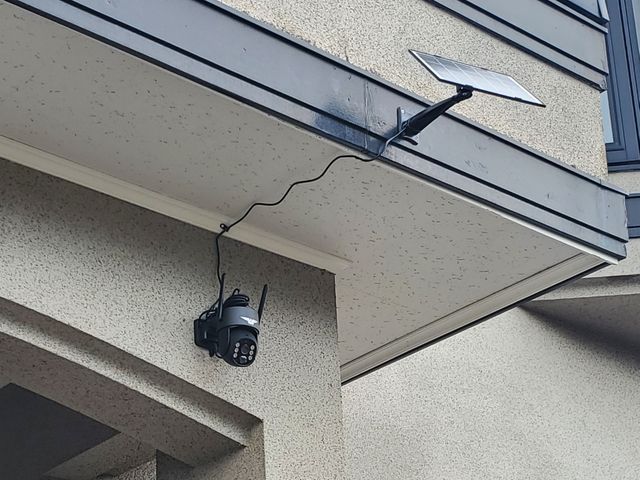 【安心安全対策】太陽光パネル付き監視カメラ設置 スマホアプリ設定作業込み
