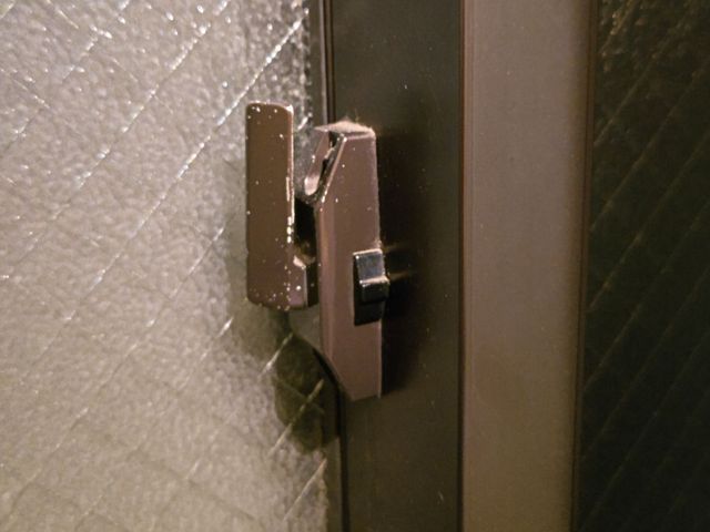 窓の鍵、クレセント錠交換
