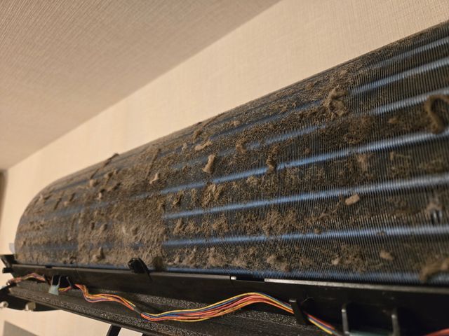 全メーカー、古いエアコンでもお任せ下さい。カビ、ホコリ、汚れ一掃!