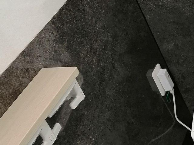 コンセントLANアンテナアース移設です。増設移設緊交換修理急時間外ご連絡ください