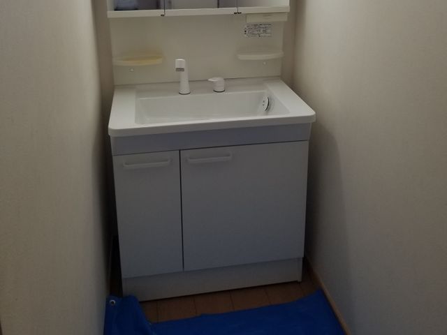 洗面化粧台の入れ替え施工